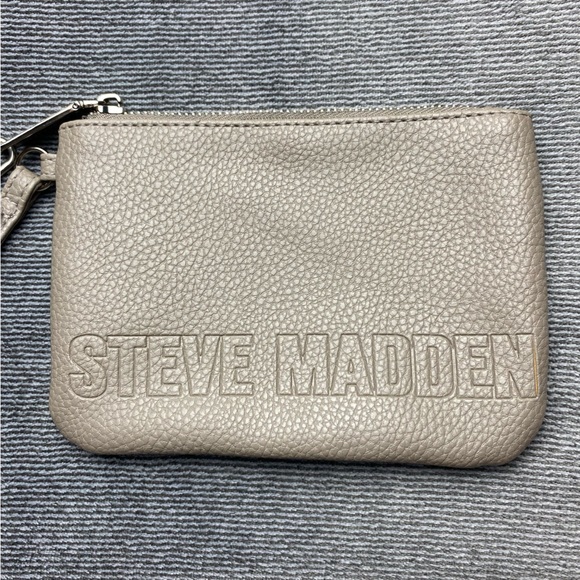 Steve Madden - Gray Logo Wristlet - Picture 3 of 10
